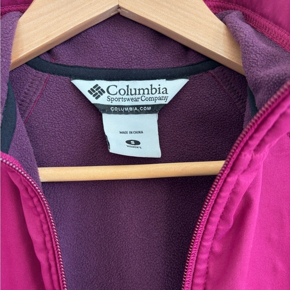 Women’s size Small Columbia Soft Shell Magenta Jacket full zip - Picture 6 of 8
